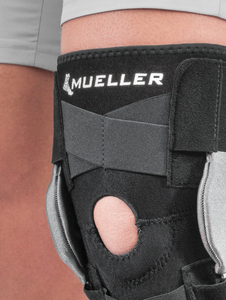 Mueller Pro Level Hinged Knee Brace Deluxe